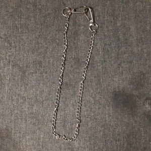 I am selling a silver chain, cute with a skirt